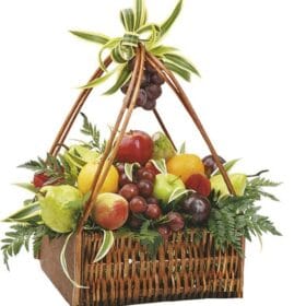 Canasta frutal decorada para regalar