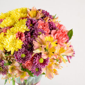 Arreglo de variedad de flores tropicales en jarrón de vidrio, flores para regalar, flores en bogotá, jarrón de flores para regalar, flores tropicales en bogotà