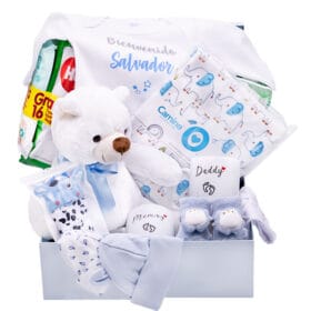 Caja de regalo para bebe recien nacido con body pañales peluche y gorritos