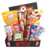 caja de cine para disfrutar en casa con crispetas bebidas y snacks para compartir