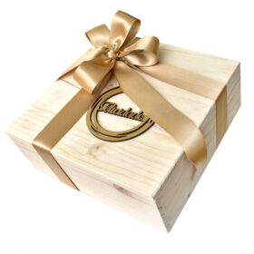 Caja de madera con mensaje especial en madera troquelado