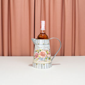 regalo para dama con vino rose, vino rosado para regalar con elegante jarra vintage, detalle vintage para dama con vino rosado