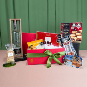 Ancheta navideña en caja roja con tequila para regalar con frutos secos seeberger, chocolates excelsium, filetes de arenque, chorizo sarta