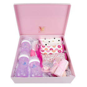 Caja de regalo para bebe por nacimiento, regalo para recien navido, juguete didactivo para bebé, regalo para beby shower con teteros y toallias, regalo útil para nacimiento y caja decorativa