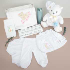 Regalo para bebé niña recien nacida, regalo de babyshower, babyshower, regalo para bebe con oso de peluche, conjunto de ropa o primera muda con cobija, termo metálicos y porta pañitos
