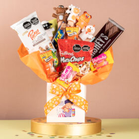 Caja de regalo para niños, títeres para niños, detalle para el día del niño, regalos para el día del niño, dia del niño, muchos dulces para regalar, regalo lleno de dulces. cajita con dulces para niños