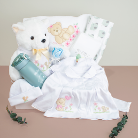 Regalo para bebé niña recien nacida, regalo de babyshower, babyshower, regalo para bebe con oso de peluche, conjunto de ropa o primera muda con cobija, termo metálicos y porta pañitos