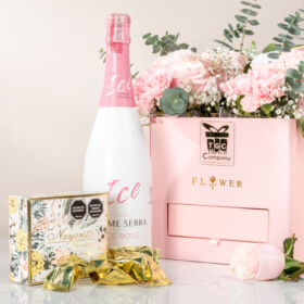 Arreglo de rosas rosas, Vino espumoso para celebrar, regalo por celebración, truffas gourmet Nayarith, chocolates y rosas para mamá rosas para mamá, rosas para dama, rosas para mujer, regalo de rosas rosadas, regalo de aniversario, rosas de aniversario, regalo con amor de rosas para mujer, día de la madre 2024, rosas para mamá, rosas día de la madre.