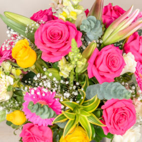Arreglo de rosas, Rosas de colores, arreglo de flores coloridas, rosas para mamá, rosas para dama, rosas para mujer, regalo de rosas rosadas, regalo de aniversario, rosas de aniversario, regalo con amor de rosas para mujer, día de la madre 2024, rosas para mamá, rosas día de la madre.