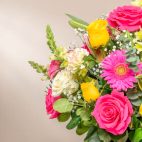 Arreglo de rosas, Rosas de colores, arreglo de flores coloridas, rosas para mamá, rosas para dama, rosas para mujer, regalo de rosas rosadas, regalo de aniversario, rosas de aniversario, regalo con amor de rosas para mujer, día de la madre 2024, rosas para mamá, rosas día de la madre.