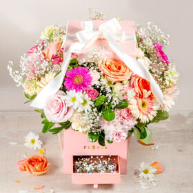 Arreglo de rosas, Rosas de colores, arreglo de flores coloridas, rosas para mamá, rosas para dama, rosas para mujer, regalo de rosas rosadas, regalo de aniversario, rosas de aniversario, regalo con amor de rosas para mujer, día de la madre 2024, rosas para mamá, rosas día de la madre.