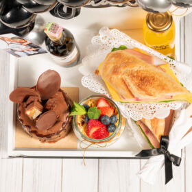 Desayunos sorpresas, desayunos sorpresa en bogota, desayunos para regalar, desayunos en la cama, desayuno de regalo, desayunos en bandeja, bandeja para desayunos, desayuno gourmet, desayunos a domicilio, desayuno sorpresa en bogotá.