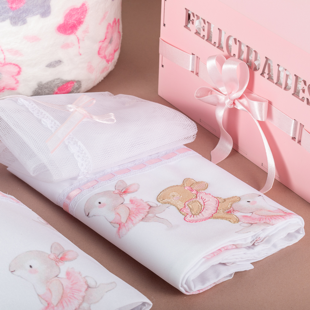 Regalo de bebé, detalle por nacimiento, caja especial para bebé, regalo personalizado para bebé, juego de fundas para bebé, cobija para bebé, it's a girl, es una niña, baby shower para niña, regalos de bebé ne bogotá, regalos a domicilio, detalles para la clínica, regalos recién nacida, detalles para bebé niña