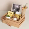 regalo para recordar amor a mamá, portaretratos con chocolates, infusiones de té para compartir, suculenta para mamá, mug especial para mamá y vela aromática, regalo para mujer, cesta de regalo para madres, regalo para el día de la madre, regalo para mamá en su día, día de la madre 2025, regalos para madre en bogotá, regalos para mami, regalos para el día de la madre, regalo delicado para mamá, regalos vintage para madre, regalos de la madre a domicilio en bogotá,