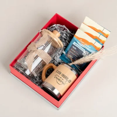 regalos con café experiencia de café para regalar, café para mamá, regalo de mujer con café, kit de café con prensa francesa, regalo para el día de la madre, regalo para mamá en su día, día de la madre 2025, regalos para madre en bogotá, regalos para mami, regalos para el día de la madre, regalo delicado para mamá, regalos vintage para madre, regalos de la madre a domicilio en bogotá, regalo para amantes del café, regalo cafetero, café para regalar, regalo para hombre, regalo para papá en su día, día del padre
