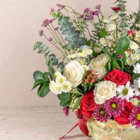 flores para mamá, arreglo de flores, arreglo de flores para mamá, bouquet de flores para mamá, flores para mamá, flores para el día de la madre, flores con eucalipto, regalar flores, flores a domicilio en bogotá, arreglos florales en bogotá, regala flores a mamá en bogotá, flores en bogotá,