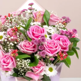reglo de rosas con oso de peluche, rosas rosas y margaritas para mamá, regalo de rosas rosas y margaritas para mamá, arreglo de rosas rosas y margaritas, regalo sobrio de rosas para mujer, rosas en bogotá, rosas blancas, arreglo de rosas para mamá, rosas para el día de la madre, rosas para mujer, arreglo de rosas para regalar, rosas a domicilio en bogotá, oso de peluche, flores y peluche