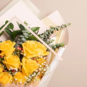 rosas amarillas para mamá, regalo de rosas amarillas para mamá, arreglo de rosas amarillas, regalo sobrio de rosas para mujer, rosas en bogotá, rosas amarillas, arreglo de rosas para mamá, rosas para el día de la madre, rosas para mujer, arreglo de rosas para regalar, rosas a domicilio en bogotá, ramo de rosas, bouquet de rosas