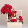 rosas rojas para mamá, vino y rosas para mamá, vino blanco para regalar con arreglo floral, bouquet de rosas rojas con vino, portaretrato y vela aromática para mamá, rosas y chocolates para regalar, regalo de rosas rojas para mamá, arreglo de rosas rojas, regalo sobrio de rosas para mujer, rosas en bogotá, rosas rojas, arreglo de rosas para mamá, rosas para el día de la madre, rosas para mujer, arreglo de rosas para regalar, rosas a domicilio en bogotá, ramo de rosas, bouquet de rosas, rosas con eucalipto