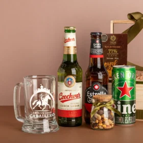 caja-cerveza-y-chocolate-con-jarro-cervecero-cesta-botin-del-caballero-2-MIDA