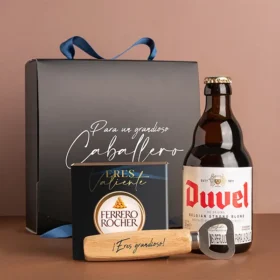 cerveza importada duvel con chocolates ferrero rocher y destapador de madera para el día del padre, regalos con cerveza, cerveza importada para regalar, cerveza para papá, cerveza y chocolates, destapador personalizado para el día del padre, día del padre 2025, regalos personalizados para papá, regalos día del padre, regalos para hombre, regalos para caballero, regalos únicos para hombre, detalles personalizados, celebra el día del padre, regalos a domicilio en bogotá