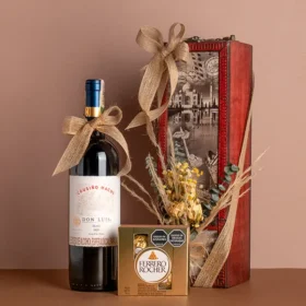 cofre de madera con vino tinto cousinho macul y chocolates ferrero rocher para el día del padre, vino tinto para regalar, vino y chocolates, cofre vintage de regalo, regalos día del padre, regalos para hombre, regalos para caballero, regalos únicos para hombre, detalles personalizados, celebra el día del padre, regalos a domicilio en bogotá