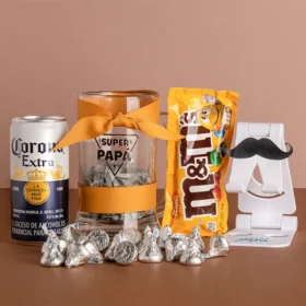 jarro cervecero de cristal para papá, jarro cervecero con cerveza corona y chocolates, holder para el celular de regalo, regalos útiles para papá, cerveza y chocolates, regalos día del padre, regalos para hombre, regalos para caballero, regalos únicos para hombre, detalles personalizados, celebra el día del padre, regalos a domicilio en bogotá, regalos personalizados para papá, día del padre 2025, papá moderno