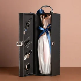 Vino tinto Dark Red DIABLO para regalar con vinera en cuero y accesorios para vino, vino tinto con vinera y accesorios, vino para regalar, regalos día del padre, regalos para hombre, regalos para caballero, regalos únicos para hombre, detalles personalizados, celebra el día del padre, regalos a domicilio en bogotá